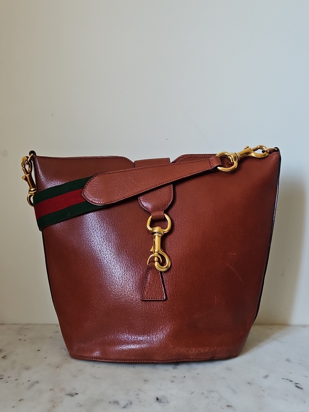 GUCCI: Large Vintage Rich Chestnut Brown Leather Jackie Web Strap Bucket Bag